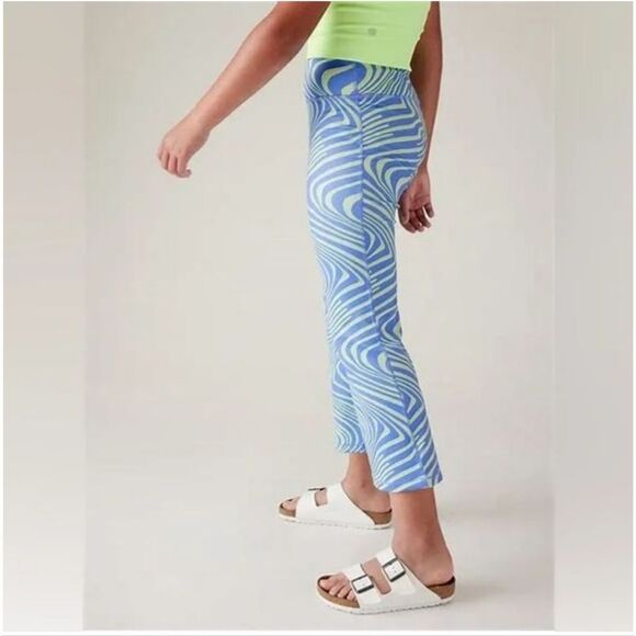 Athleta Girls Chit Chat Kick Flare Capri, Blue/Green Swirl, Size Large/12, NWT - Picture 3 of 7